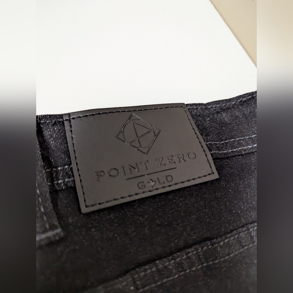 Point Zero GOLD Jeans W 56L 30 New with partial tags Black Denim - Picture 12 of 14